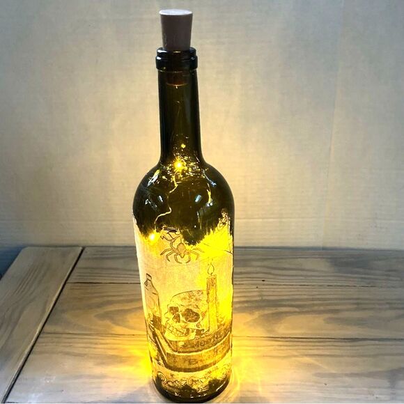 SKULL SKELETON Green Wine Bottle Lit Up Cork Gothic Morbid 12 inches Tall - Picture 2 of 13